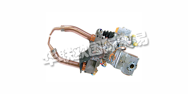 ARO總部位于法國(guó)勒芒附近的Chateau-du-Loir，在歐洲，美洲和遠(yuǎn)東設(shè)有地區(qū)辦事處，并擁有獨(dú)立的銷售和服務(wù)合作伙伴。ARO是多學(xué)科英國(guó)工程集團(tuán)Langley Holdings plc的一個(gè)部門。?