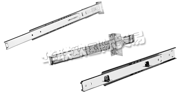 美國(guó)ACCURIDE公司主要供應(yīng)美國(guó)ACCURIDE滑軌,ACCURIDE滾珠滑軌，輕載型滑軌，中載型滑軌，重載型滑軌，不銹鋼滑軌，折疊門滑軌等產(chǎn)品。美國(guó)ACCURIDE通過(guò)設(shè)計(jì)、生產(chǎn)、銷售滾珠滑軌，為客戶提供線性運(yùn)動(dòng)及通道解決方案。小編接下來(lái)為您帶來(lái)美國(guó)ACCURIDE公司及其產(chǎn)品的具體介紹。